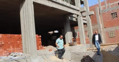 رئيس مدينة الشهداء بالمنوفية يتابع مشروعات حياة كريمة بالقرى