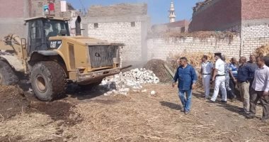 حملات مكبرة لإزالة التعديات على أراضى الدولة بـ3 محافظات .. صور 