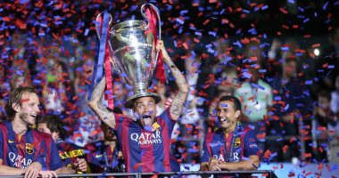 ماذا قدم دانى ألفيس فى مشواره مع برشلونة بعد اقترابه من العودة؟