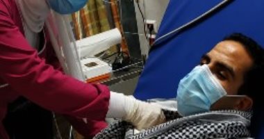 متنكراً بالجلباب.. مدير الرعاية الصحية ببورسعيد فى جولة بالمستشفيات.. صور
