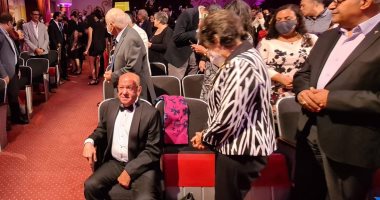 الأكاديمية المسيحية للإعلام تكرم الدفعة الأولى لحملة الماجستير والدكتوراه بحضور الفنان لطفى لبيب