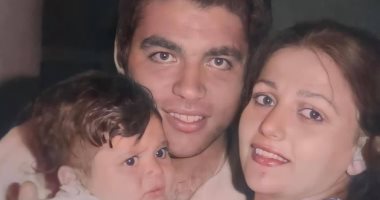 حسن الرداد ينشر صورة مع والديه الراحلين.. اعرف قال إيه