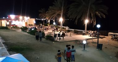 الأجواء الغائمة وطقس مائل للبرودة بمطروح لا يمنع تنزه المواطنين.. لايف