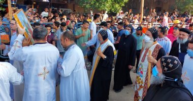 شاهد زفة وطواف الشمامسة فى اليوم الرابع لاحتفالات دير مارجرجس بالأقصر