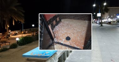 شتاء مبكر وتقلبات جوية بالمحافظات.. البرق يضىء سماء أسوان والثلوج تتساقط فى ظاهرة نادرة.. المحافظ يقرر إغلاق الطرق السريعة.. وأمطار وغيوم بالساحل الشمالى ومطروح وحلايب وشلاتين ومرسى علم والأقصر.. لايف وصور