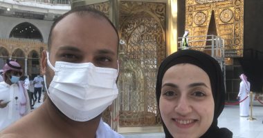 شاركا فى كسوة الكعبة.. زوجان يسافران من طنطا لمكة بموتوسيكل لأداء العمرة.. لايف