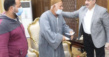 محافظ المنوفية يقرر صرف مساعدة مالية عاجلة لوالد عامل المحارة لقى مصرعه