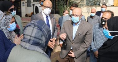 محافظ بنى سويف يتفقد قافلة علاجية غذائية لدعم مرضى الجذام .. صور