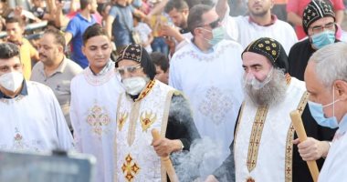 الأقباط يواصلون احتفالاتهم بدير مارجرجس الرزيقات بالأقصر.. صور