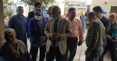 حياة كريمة.. وكيل صحة الغربية يتابع فعاليات القوافل الطبية بزفتى والسنطة