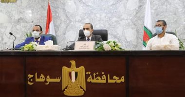 نائب محافظ سوهاج يلتقي مجموعة من شباب مبادرة "شباب يدير شباب YLY"