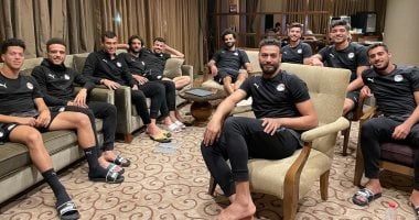 محمد صلاح بصورة جديدة مع نجوم المنتخب فى المعسكر قبل مباراة الجابون