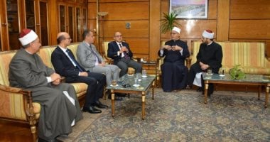 رئيس جامعة أسيوط يبحث مع أمين "البحوث الإسلامية" التعاون فى بناء وعى الشباب