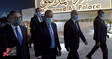 رئيس الوزراء يتفقد أعمال ترميم وتطوير قصر محمد على بشبرا استعدادا لافتتاحه.. صور