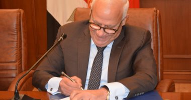 محافظ بورسعيد يوقع عقود إسناد إنشاء النادي المصري الجديد.. لايف وصور 