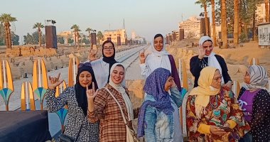 مرشدة بالأقصر تطلق مبادرة لتعريف ذوى الإعاقة السمعية بأهمية حفل طريق الكباش