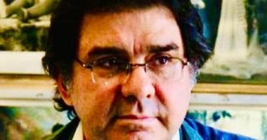 خيرى بشارة وإنجى وجدان ينعيان الفنان والمخرج المسرحى محمود اللوزى