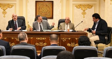 "اقتراحات النواب" توافق على إنشاء مدارس تمريض مشتركة للجنسين