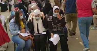 التطعيم شرط الدخول.. حملاث مكثفة بجامعة القاهرة لحصول الطلاب على اللقاح "فيديو"