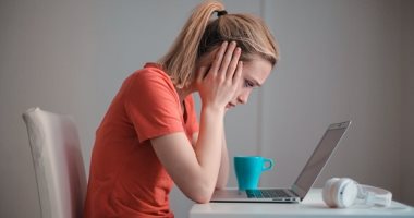 نشر أسرار الحياة الزوجية على فيس بوك يلحق الضرر بالطرفين لهذه الأسباب  