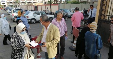 شاهد كيف تم تطبيق قرار منع دخول غير الحاصلين على لقاح كورونا بجامعة سوهاج.. فيديو