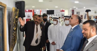 رئيس جامعة الأقصر يفتتح معرض الفن التشكيلى "خيوط الظل" ببيت الشعر.. صور