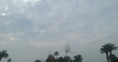 غيوم تحجب أشعة الشمس فى الساعات الأولى من النهار بالمنيا.. لايف