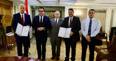 وزير التعليم العالى يشهد توقيع اتفاقية تعاون بين جامعة العلمين الدولية ولويفيل الأمريكية