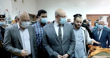 محافظ بنى سويف يزرو  مصابى حادث تصادم لورى بسيارة نقل