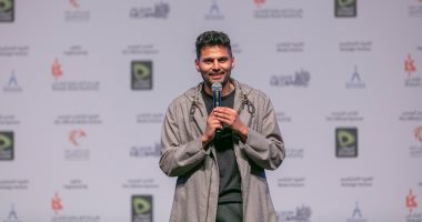 صاحب الأكثر مبيعا بنيويورك تايمز يستشهد بمقولة على بن أبى طالب: الزهد ألا يملكك شيء