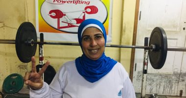 بتتعكز على الإرادة.. "سهام على" حولت إعاقتها ببتر قدميها لبطولات فى رفع الأثقال.. حصلت على 5 بطولات جمهورية و5 كأس مصر.. أم لثلاثة أولاد ولديها 6 أحفاد وتواصل الطريق نحو العالمية.. فيديو