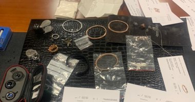 جمارك مطار القاهرة تضبط محاولة تهريب كمية من المشغولات الذهبية