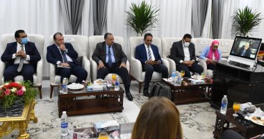 وزير التنمية المحلية ومحافظ قنا يستعرضان نتائج زيارة وفد البنك الدولى للمحافظة