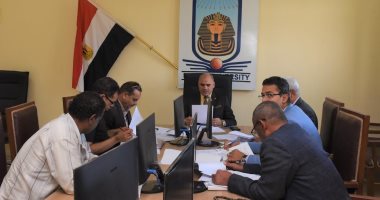 رئيس جامعة الأقصر يجتمع بلجنة الإسكان لمناقشة تسكين أعضاء هيئة التدريس