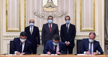 رئيس الوزراء يشهد توقيع بروتوكول طباعة وتوزيع إقرارات الذمة المالية 