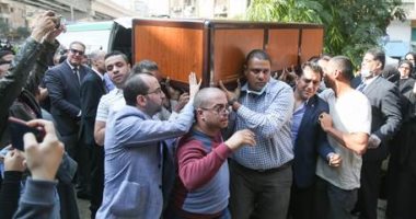 وصول جثمان النائب الراحل أحمد زيدان لمسجد الفتح لأداء صلاة الجنازة.. صور