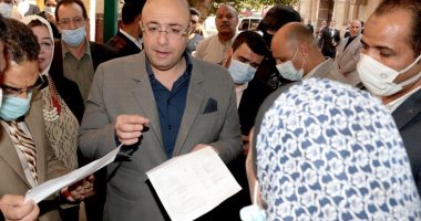 محافظ بنى سويف يتابع توزيع 185 ألف فيزا على المواطنين منتفعى تكافل وكرامة