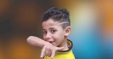 بث مباشر.. سائق مقطورة يدهس طفلا بعد سباق مع زميله على نقلة طوب فى الدويقة