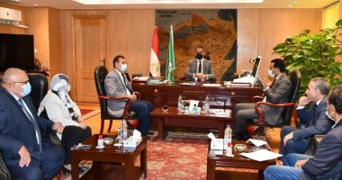 محافظ الفيوم يبحث الاستعدادات لإقامة أسبوع محافظات الصعيد.. اعرف التفاصيل