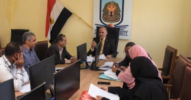  رئيس جامعة الأقصر يناقش أوضاع التسكين للطلبة والطالبات بالمدن.. صور