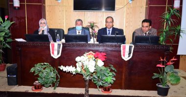 جامعة سوهاج تكرم طلاب الهندسة بعد تصميمهم طلاء موحدا للمنازل بقرى حياة كريمة
