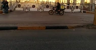 غلق كوبرى دمياط المعدنى لأعمال الصيانة.. لايف صور