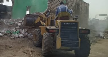 المحافظات تواجه التعديات على الأراضى الزراعية وأملاك الدولة.. إزالة 530 حالة تعد فى بنى سويف.. وإنقاذ 450 فدانا فى أسيوط وقرابة 650 قطعة من أراضى أملاك الدولة بالدقهلية وسوهاج والمنيا.. صور