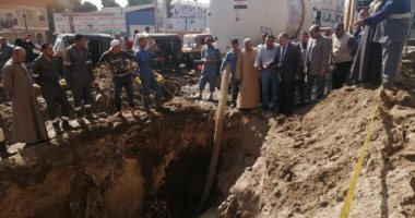 السكرتير العام يتابع إصلاح خط المياه بأبوتشت في قنا 