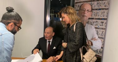 أحمد شيحة يفتتح معرضه "روح مصرية" ويوقع كتابا عن أعماله