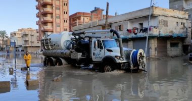 توقف سقوط الأمطار بشمال سيناء ومواصلة التخلص من البرك بالشوارع.. صور