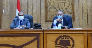 السكرتير العام بقنا يترأس اجتماع لجنة البت فى طلبات تقنين أراضي الدولة 