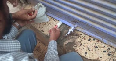 تحرير محاضر مخالفات وغلق وتشميع 4 محلات تجارية تعمل بدون ترخيص بأسيوط