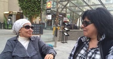 بقلب أحمر مكسور.. إسعاد يونس تودع صديقتها سهير البابلى بصورة تجمعهما معًا
