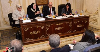 "مشروعات النواب" تبحث فض التشابك بين قانونى المحال العامة والمشروعات الصغيرة